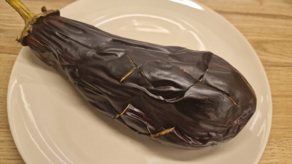 Hel aubergine stegt i airfryer