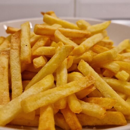 Frosne pommes frites i airfryer