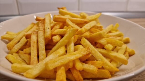Frosne pommes frites i airfryer