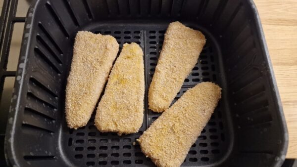Tilberedning af paneret fisk i airfryer – trin 3