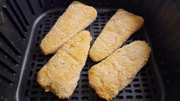 Tilberedning af paneret fisk i airfryer – trin 3