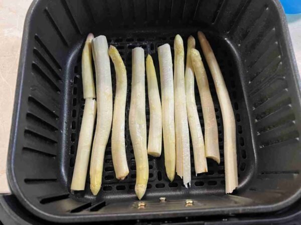 Hvide asparges i airfryer