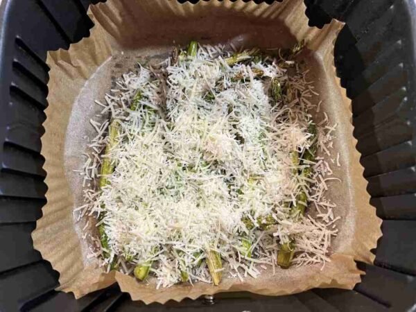 Grønne asparges med parmesan i airfryer
