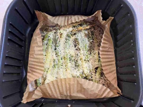 Grønne asparges med parmesan i airfryer