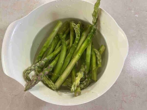 Grønne asparges med parmesan i airfryer